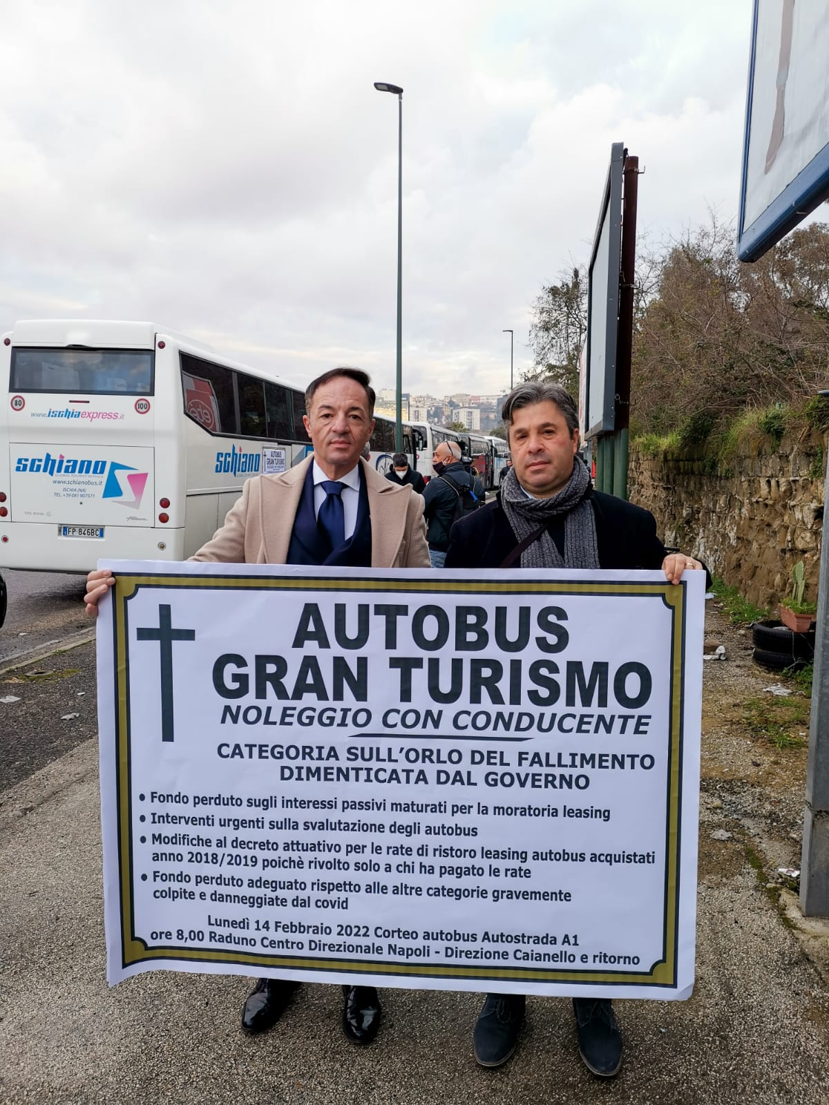 Manifestazione autobus turismo, Confesercenti Campania: “Il Governo intervenga: 150 aziende a rischio fallimento senza sostegni e ripresa”