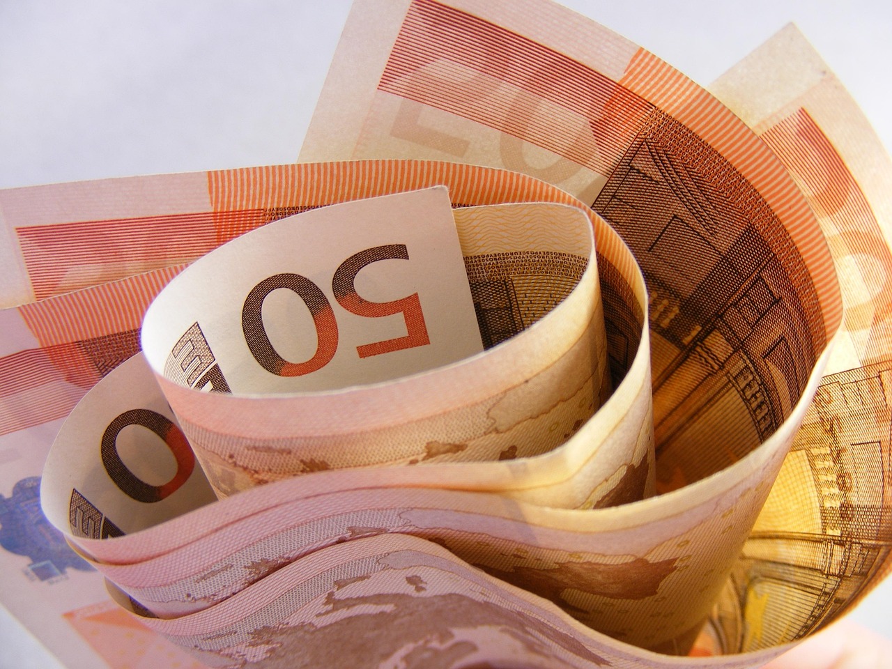 Istat: Confesercenti, “Conflitto frena la crescita e accelera i prezzi, possibile Pil in territorio negativo già nel secondo trimestre”